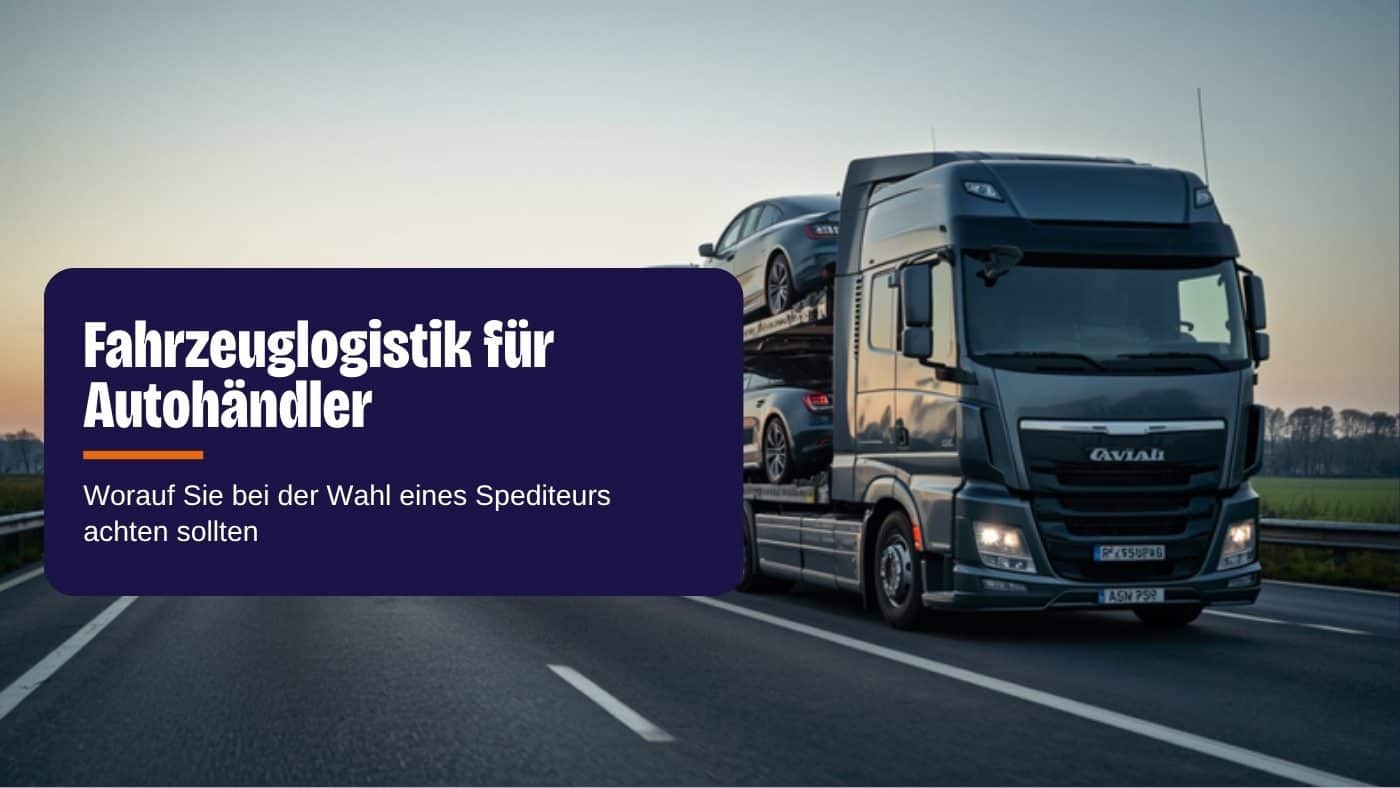 Autotransporter mit geladenen Fahrzeugen auf der Autobahn — Fahrzeuglogistik für Autohändler